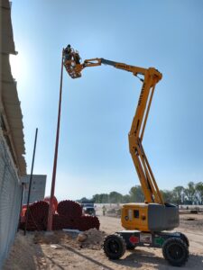 Trabajo en altura con grúa para construcción en el Bajío