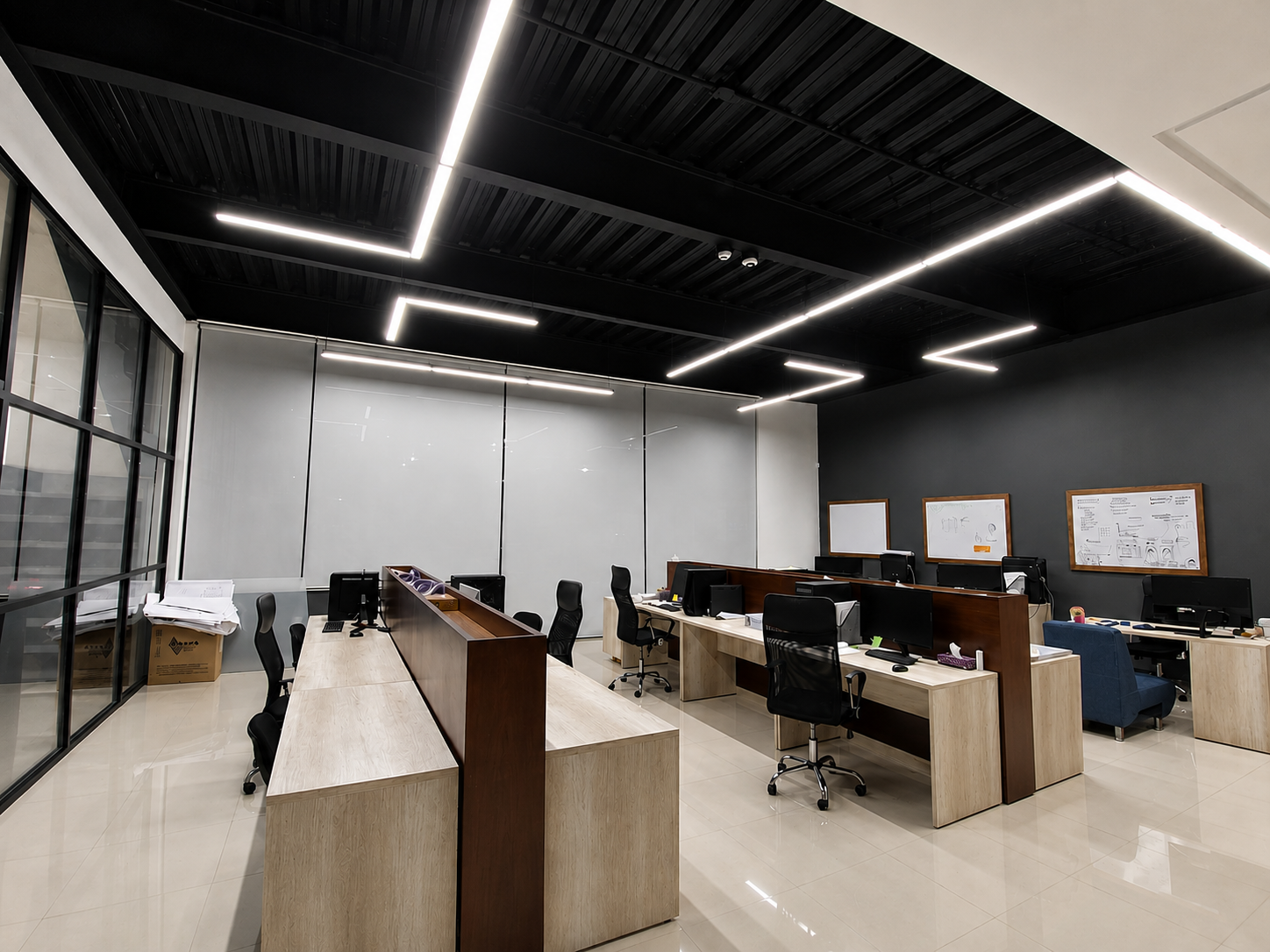 Sistema de iluminación arquitectónica en oficina en el Bajío
